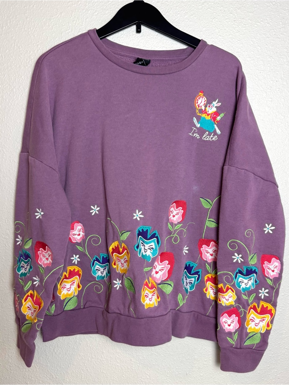 Her Universe Disney Alice In Wonderland “I’m Late” Flower Sweatshirt M Purple